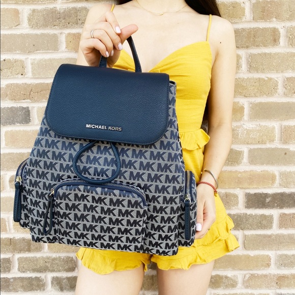 SALE‼️‼️ 👜💕- Michael Kors Large Backpack Blue - Picture 3 of 4